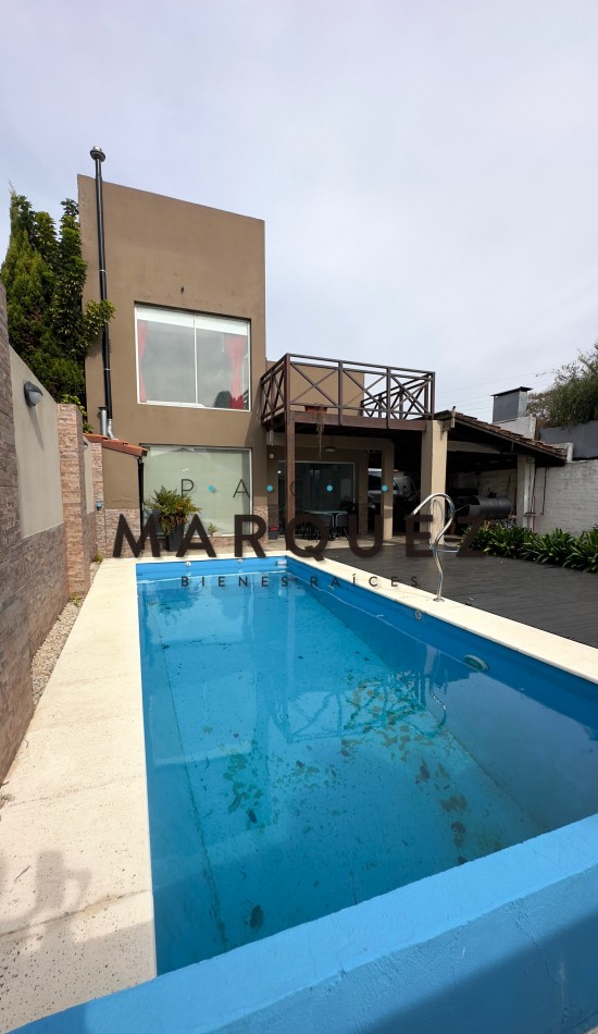 CHALET EN DIVINO ROSTRO + CON PISCINA + CONSTRUCCION DE ALTA CALIDAD