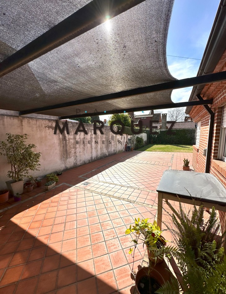 CASA IMPECABLE BARRIO PINOS DE ANCHORENA / 4 AMBIENTES