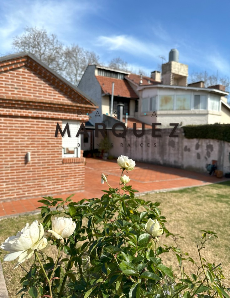 CASA IMPECABLE BARRIO PINOS DE ANCHORENA / 4 AMBIENTES