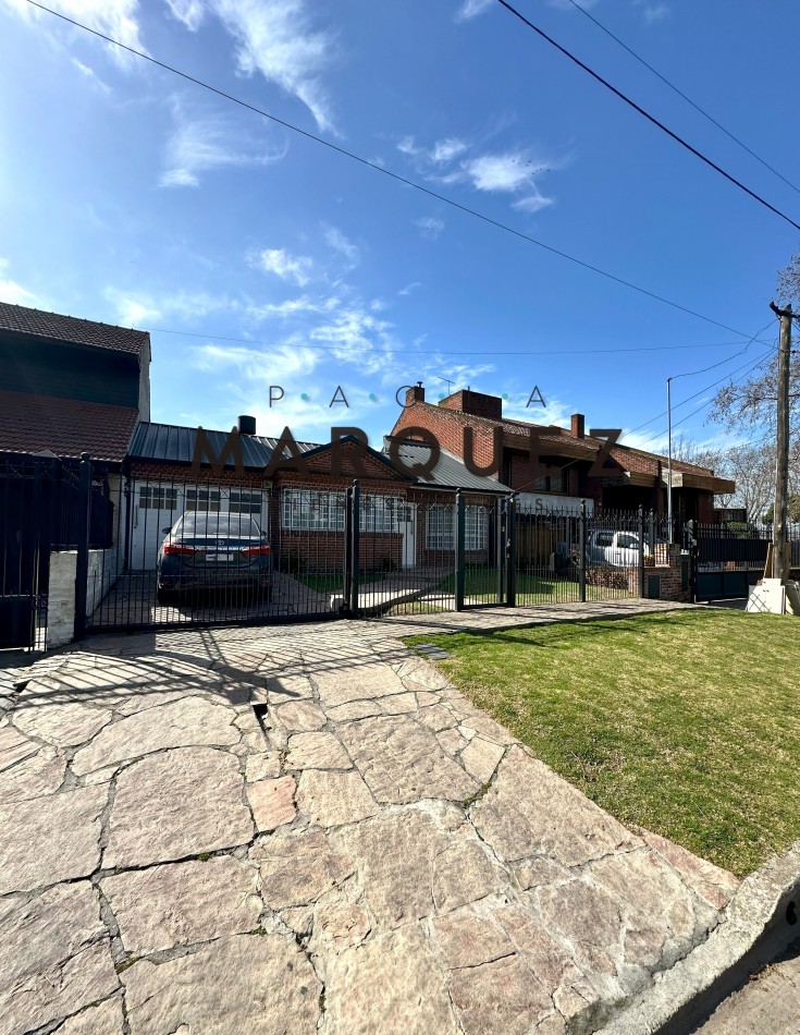 CASA IMPECABLE BARRIO PINOS DE ANCHORENA / 4 AMBIENTES