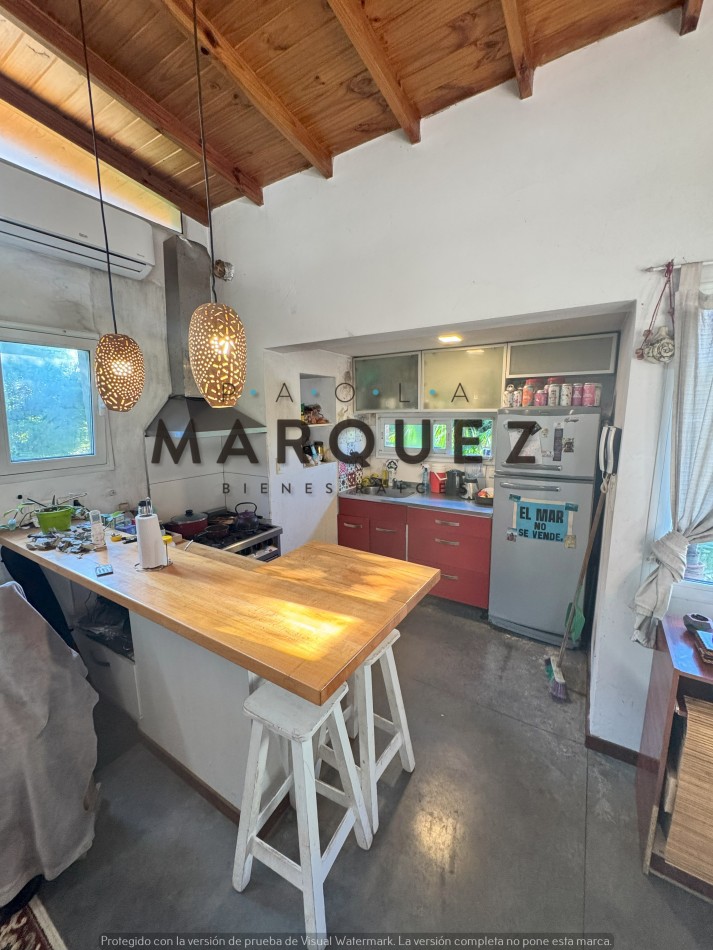 CASA CON AMPLIO TERRENO + PERIMETRO CERRADO CON PINOS