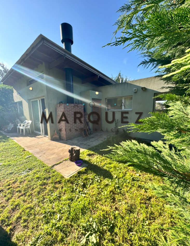 CASA CON AMPLIO TERRENO + PERIMETRO CERRADO CON PINOS