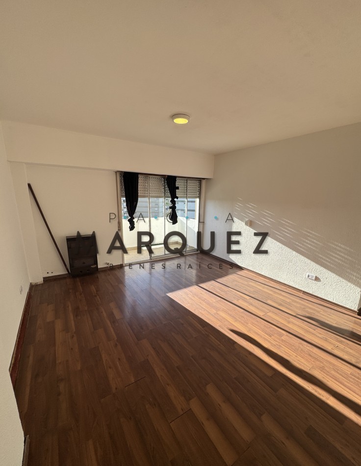 3 AMBIENTES AMPLIOS + BALCON /    A P T O     C R E D I T O