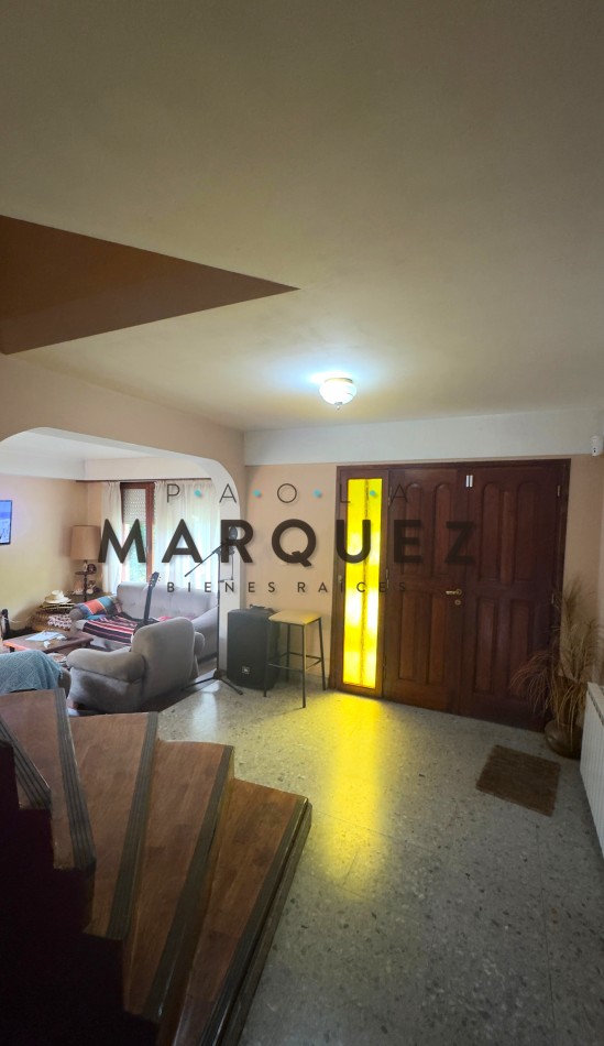 CASA 5 AMBIENTES + DOBLE GARAGE + AMPLIO PARQUE