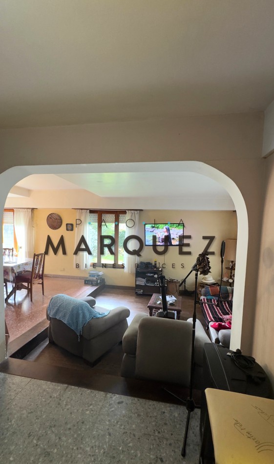 CASA 5 AMBIENTES + DOBLE GARAGE + AMPLIO PARQUE