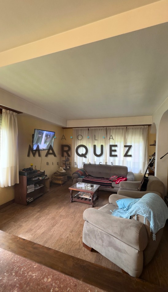 CASA 5 AMBIENTES + DOBLE GARAGE + AMPLIO PARQUE