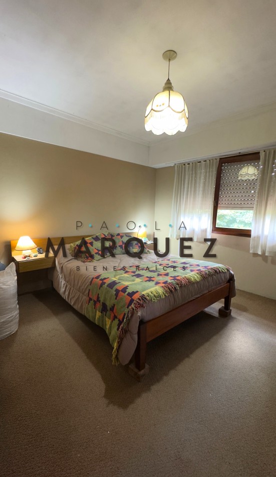 CASA 5 AMBIENTES + DOBLE GARAGE + AMPLIO PARQUE