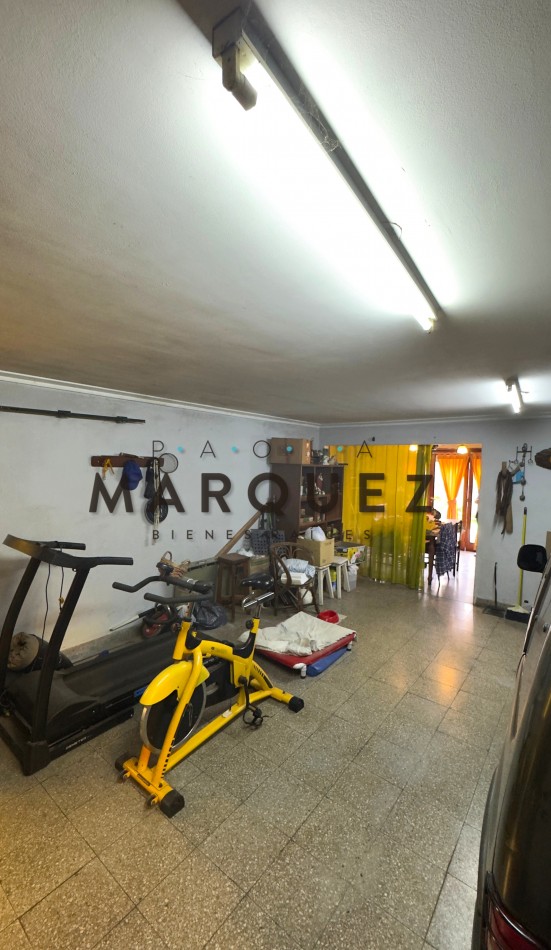 CASA 5 AMBIENTES + DOBLE GARAGE + AMPLIO PARQUE