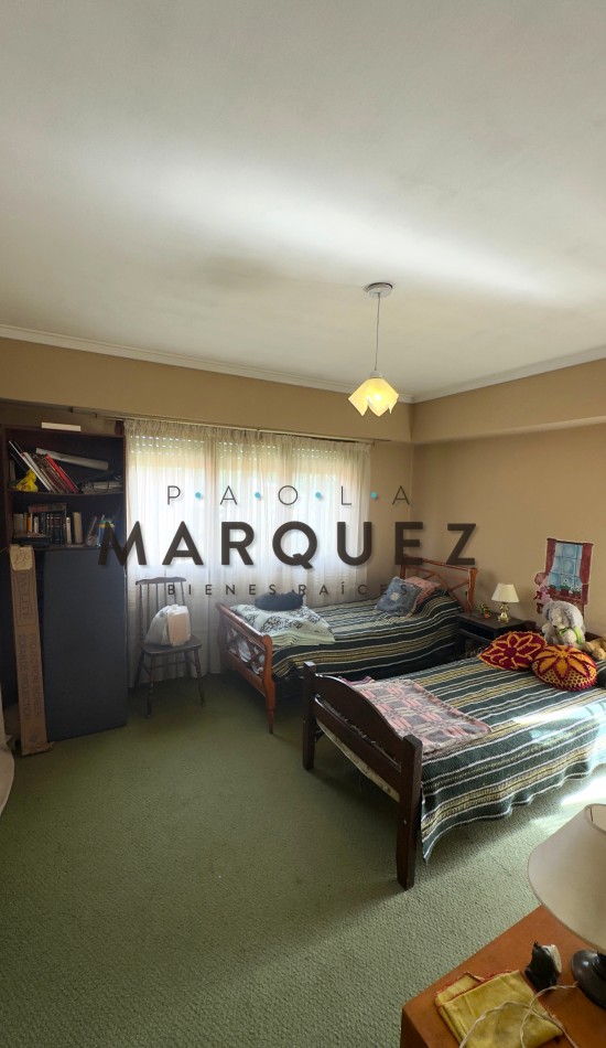 CASA 5 AMBIENTES + DOBLE GARAGE + AMPLIO PARQUE