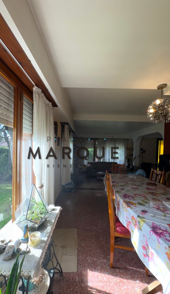 CASA 5 AMBIENTES + DOBLE GARAGE + AMPLIO PARQUE