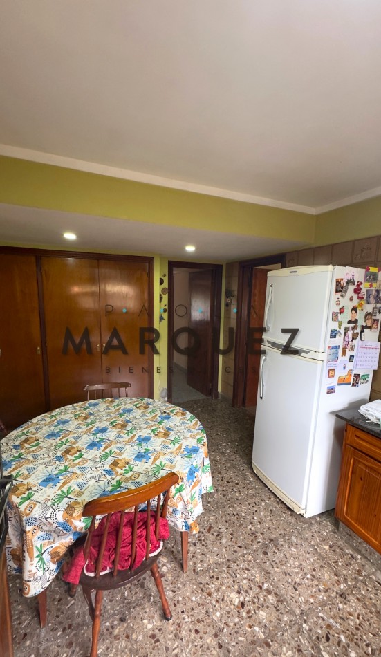 CASA 5 AMBIENTES + DOBLE GARAGE + AMPLIO PARQUE