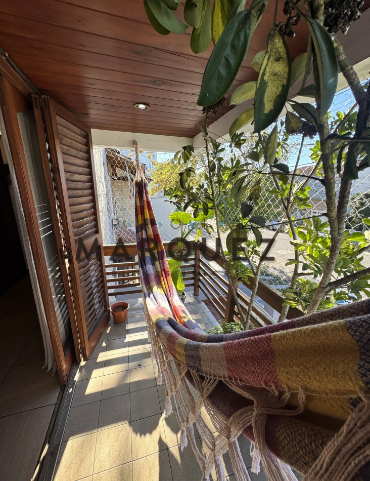PISO 3 AMBIENTES CON BALCON A LA CALLE +SIN EXPENSAS