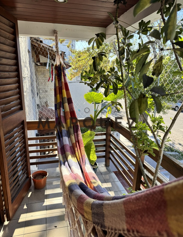 PISO 3 AMBIENTES CON BALCON A LA CALLE +SIN EXPENSAS
