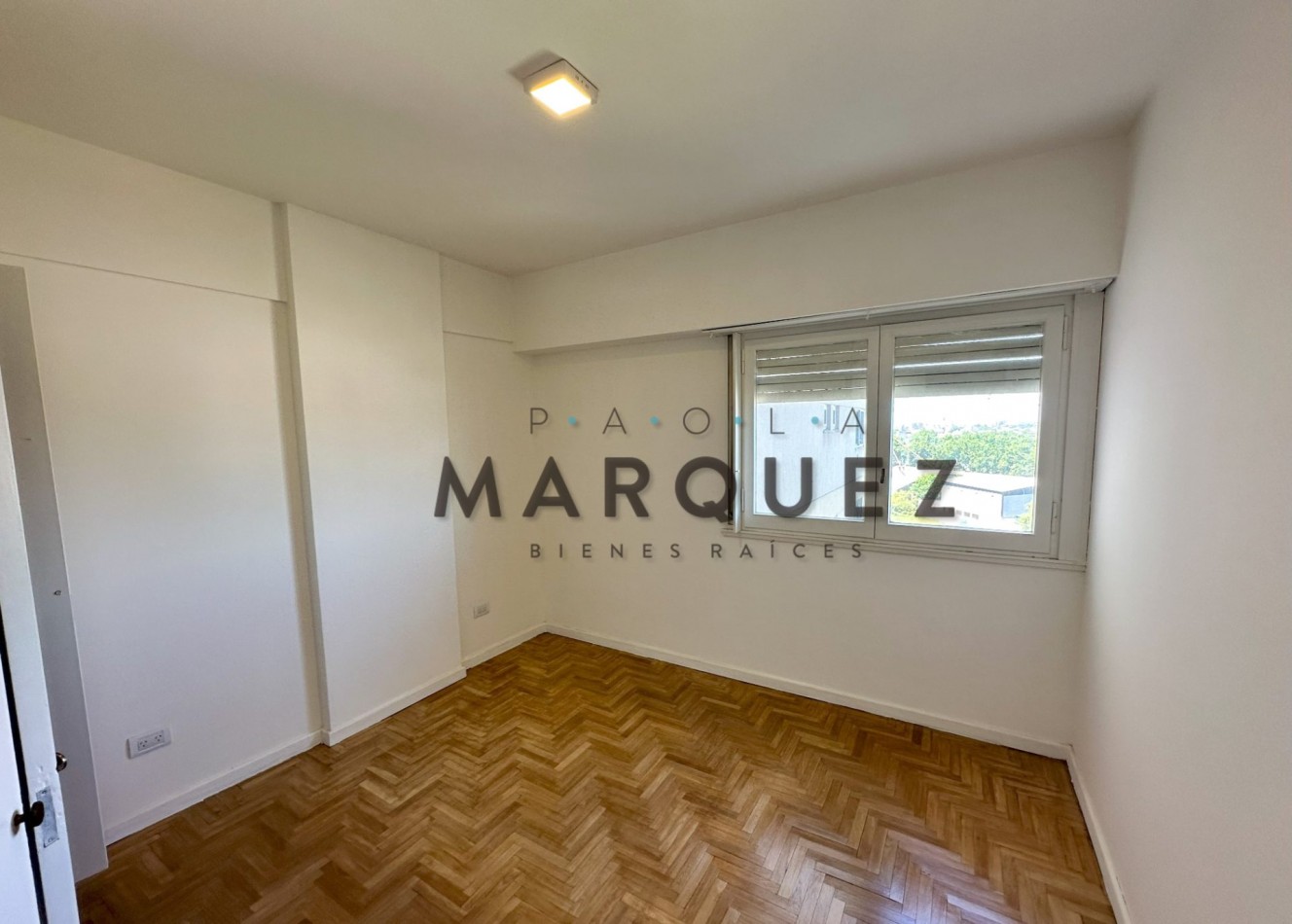 2 ambientes con balcon saliente vista abierta
