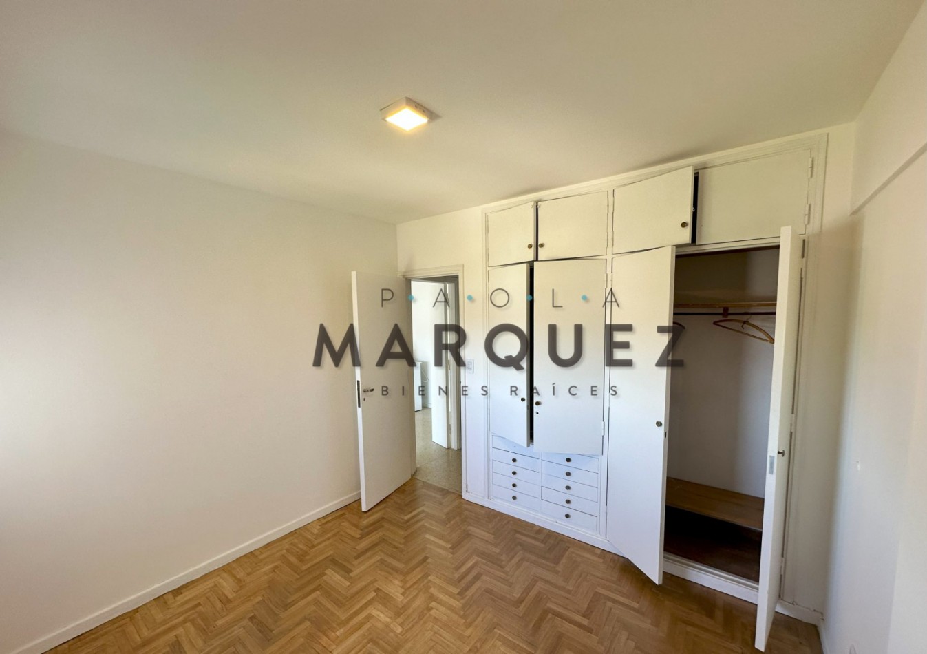 2 ambientes con balcon saliente vista abierta