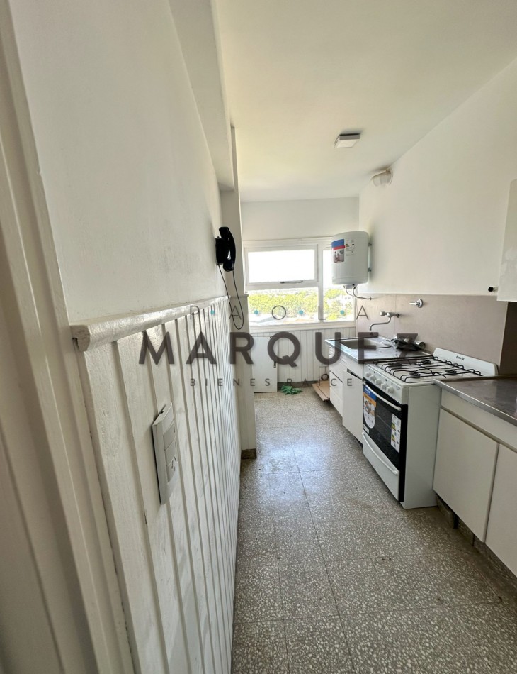 2 ambientes con balcon saliente vista abierta