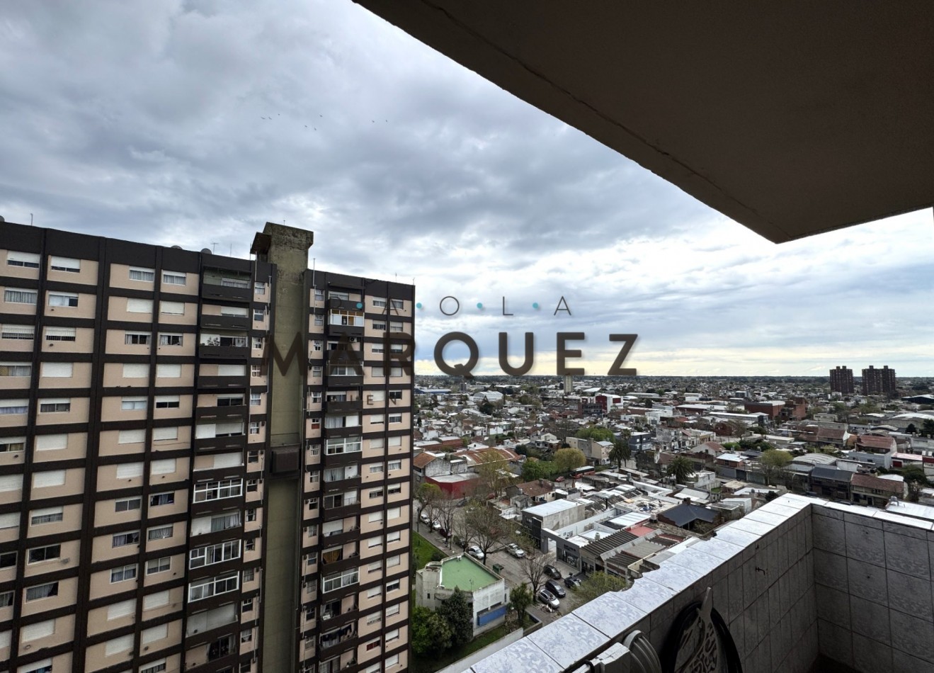 DEPARTAMENTO 4 AMBIENTES + COCHERA FIJA CUBIERTA 